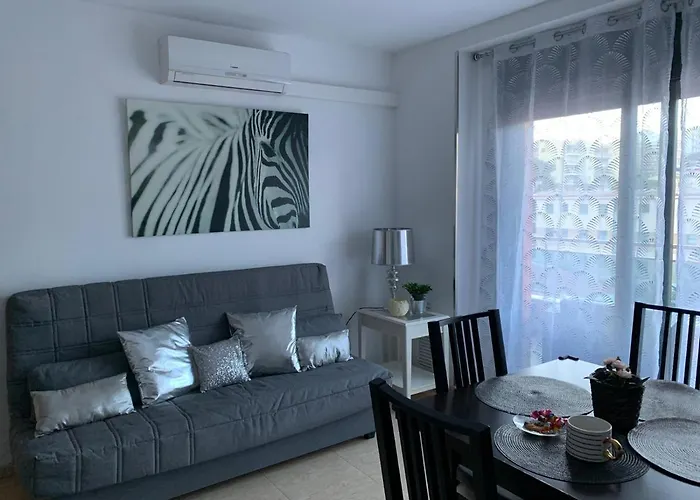 Kelly's * יורט דה מאר
